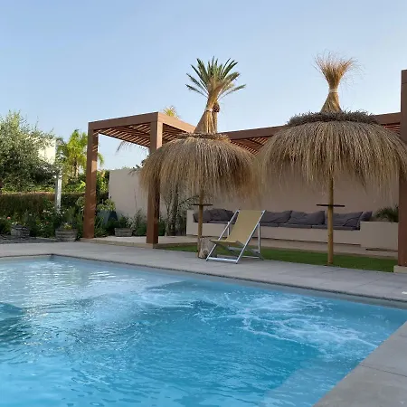 Signorino Suites&pool Guest house