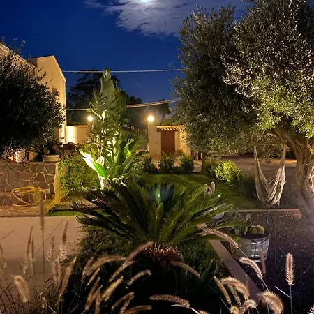 Signorino Suites&pool Guest house *
